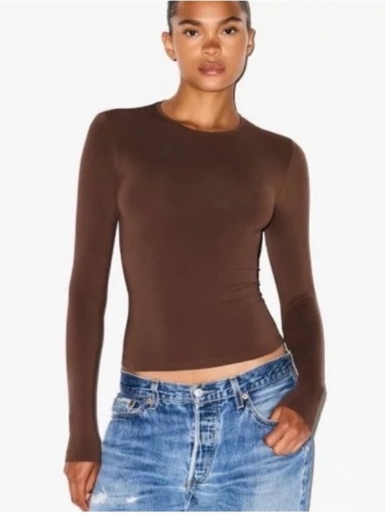 SKIMS Tops - Skims Soft smoothing seamless long sleeve color cocoa